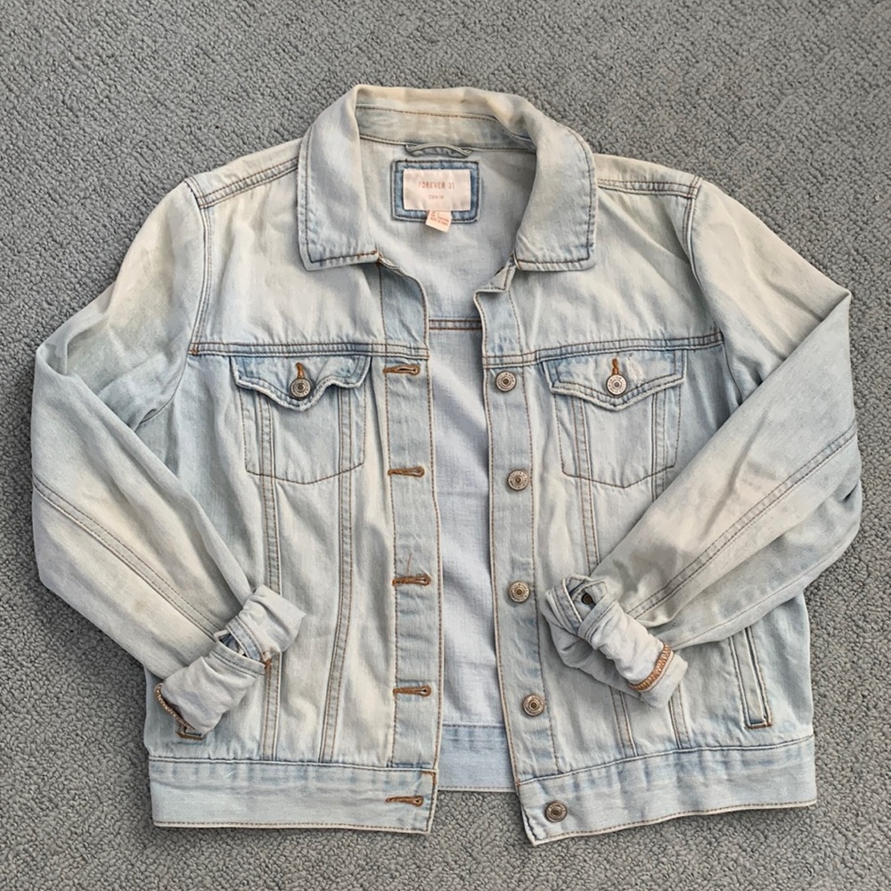 F21 Denim Jacket. Light Denim. Size L